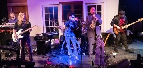 MAC23-1125-LoVeSeXy-si-112523-0125-edited-rm-min